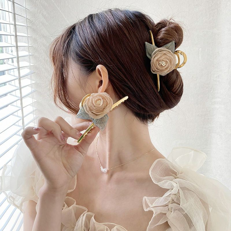 กิ๊บหนีบโลหะกุหลาบ Rose Hair Clip ขนาด 11.5 cm. ทรงสวยหรู วัสดีอย่างดี ใช้หนีบผมออกงานได้เลยค่ะ กิ๊บหนีบผม กิ๊บผม