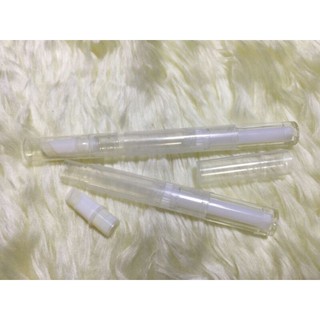 ลิปกลอสแท่งแบบหมุน ความจุ 3 ml