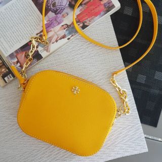 TORY BURCH Emerson Round Crossbody สีเหลือง