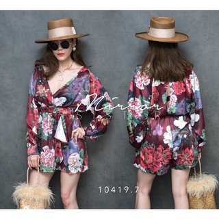 WaiiKiKi FLeuR PLaySuiT•• Jumpsuitลายดอกทรงสวย ใส่แล้วแซ่บ แพทเทรินคือเผ็ด ดีไซน์เก๋ฟาดสุดๆ ช่วงบนเป็นดีเทลอกไขว้ทับกัน