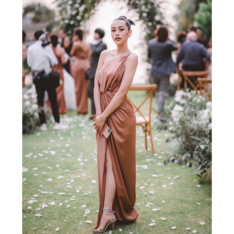 "SAINT DRESS" งานแต่งมาแล้ว จัดชุดออกงาน/เดรสออกงาน มาให้ตามคำขอ!! เดรสยาวไหล่เดียวแต่งสายโซ่ เนื้อผ้าซาติน