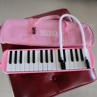 Melodica เมโลเดี้ยน จำนวน 32 คีย์ (สีชมพู) ขนาดมาตรฐาน เสียงดี ไม่กินลม เหมาะสำหรับเด็ก พร้อม สายเป่าเมโลเดี้ยน 💖