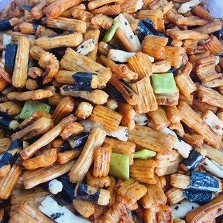 1 กิโล ขนมข้าวกรอบญี่ปุ่น สาหร่าย ขนมญี่ปุ่น Rice cracker อร่อย ฟิน