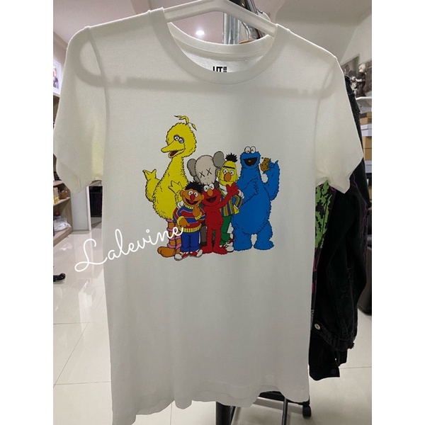 Kaws x Sesame Street Uniqlo มือสองของแท้