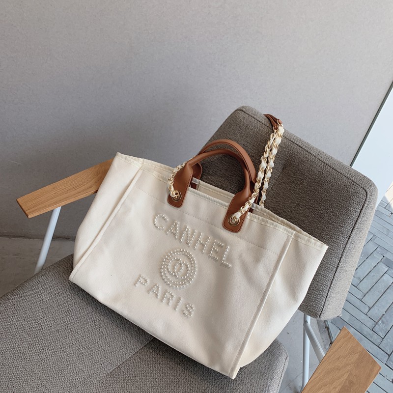 กระเป๋าผ้า สีขาว CHANEL ✨[พร้อมส่ง]กระเป๋าถือ กระเป๋าผ้าชาแนล CHANEL✨สายโซ่ไฮโซสุดๆ