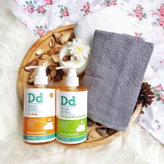 Derpa derma เวชสำอางออร์แกนิค oilอาบน้ำสำหรับผิวบอบบางแพ้ง่าย เมื่อโดนน้ำจะเปลี่ยนเป็นนม คอยดูแลผิว ขนาด 280 ml.