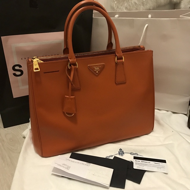 Prada Saffiano 30