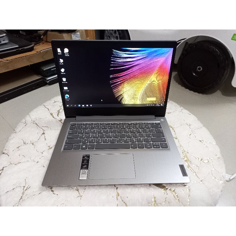โน๊ตบุ๊คมือ2 Croe i3 Gen 10 แรม 8gb SSD. 256gb lenovo ideapad Slim 3 ประกันเหลือแบตเก็บไฟ บางสวยมาก
