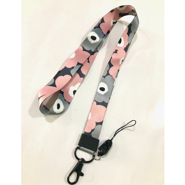 Merimekko สายคล้องคอ  สายคล้องบัตร ห้อยโทรศัพท์ ลาย  ดอกไม้  ชมพู  เทา   มีก้ามปู มีห่วงเล็ก ถอดได้ 