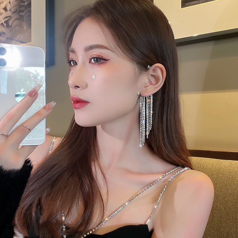 สไตล์ใหม่ ระดับไฮเอนด์ ผู้หญิง สไตล์ยาว เต็มรูปแบบ เพชร พู่ ไม่เจาะหู ผู้หญิง คลาสสิก สไตล์เท่ การออกแบบเฉพาะ ตะขอเกี่ยวหู