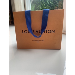 LV paper bag 18*21.5*D11.5 cm