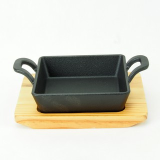 กระทะเหล็กหล่อทรงสี่เหลี่ยม 2 หู ขนาด 12.5 CM. พร้อมแผ่นไม้รองกันร้อน Cast Iron With Wooden / YY085-1