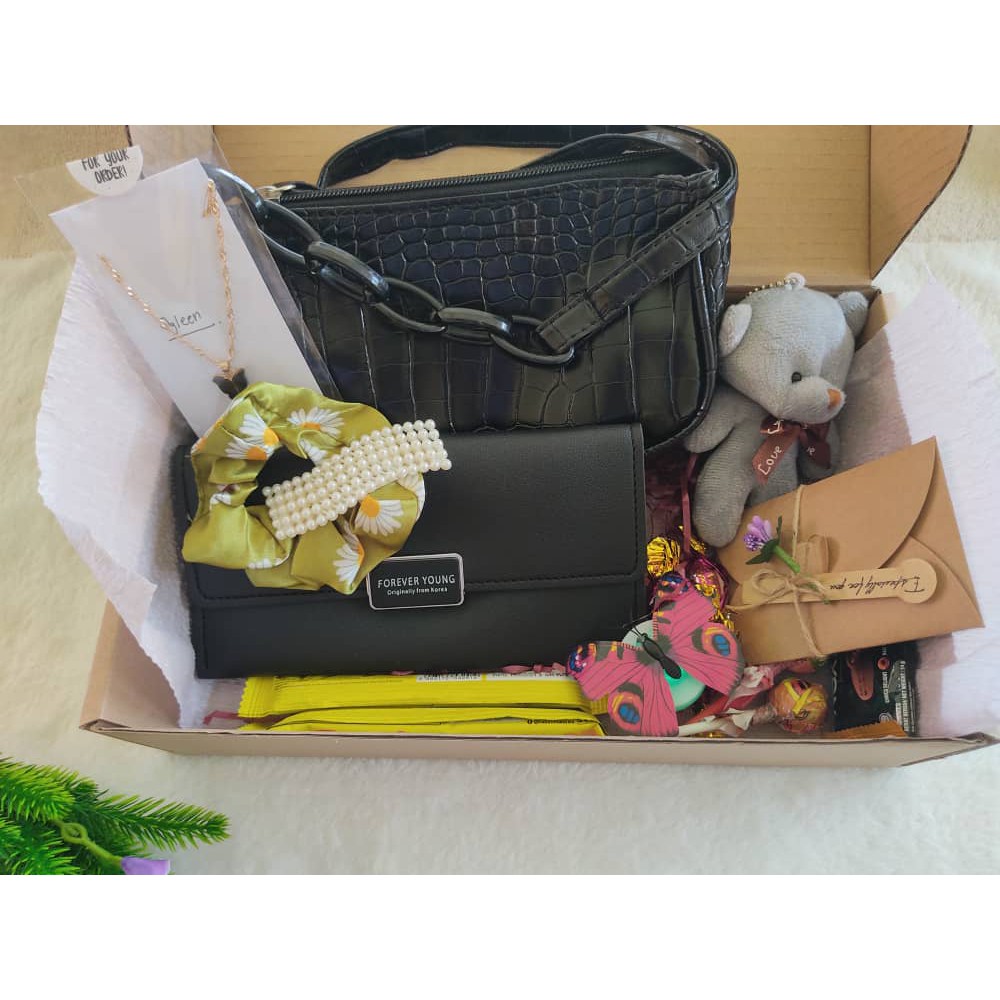 FAST SHIP OUT SUPRISE BOX VIRAL HANDBAG/PURSE/HADIAH HARI IBU / HADIAH HARI GURU