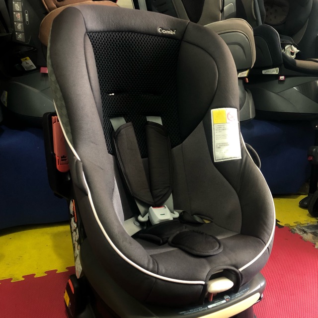 คาร์ซีท Combi รุ่น Luxtia Turn (White Label) สภาพดีมาก