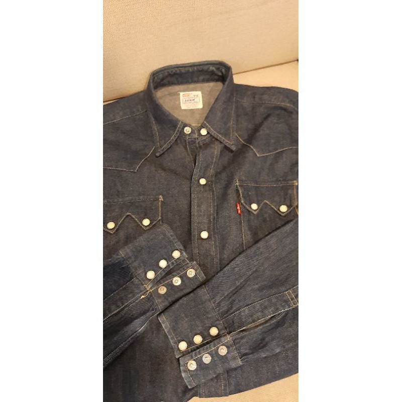 เสื้อมือสอง LEVI'S Vintage