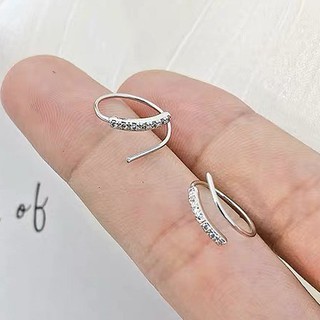 🔥โค้ด 9K4H7 ลด45.- Spiral Diamond Earrings ต่างหูเงิน925 รูปเกลียวฝังเพชร