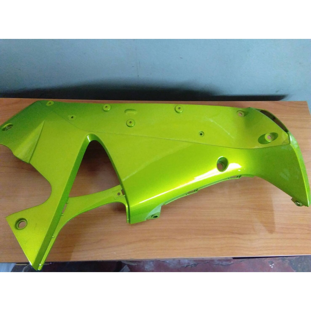 ฝาครอบข้างตัวถังด้านซ้าย สีเขียว สำหรับรถรุ่น WAVE125S ปี2006 รถสีเขียว NF125T (GY130C) อะไหล่แท้ Ho
