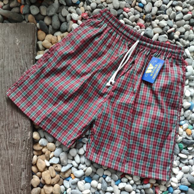 winner กางเกงขาสั้น 6L ทรงยาว ลายสก๊อตแดง ใส่สบาย มีกระเป๋า