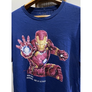 เสื้อยืดผ้าฝ้ายพิมพ์ลายแฟชั่นเสื้อยืดมือสอง IRON MAN MARVEL AVENGERS AGE OF ULTRON X UNIQLO Size L มือ2