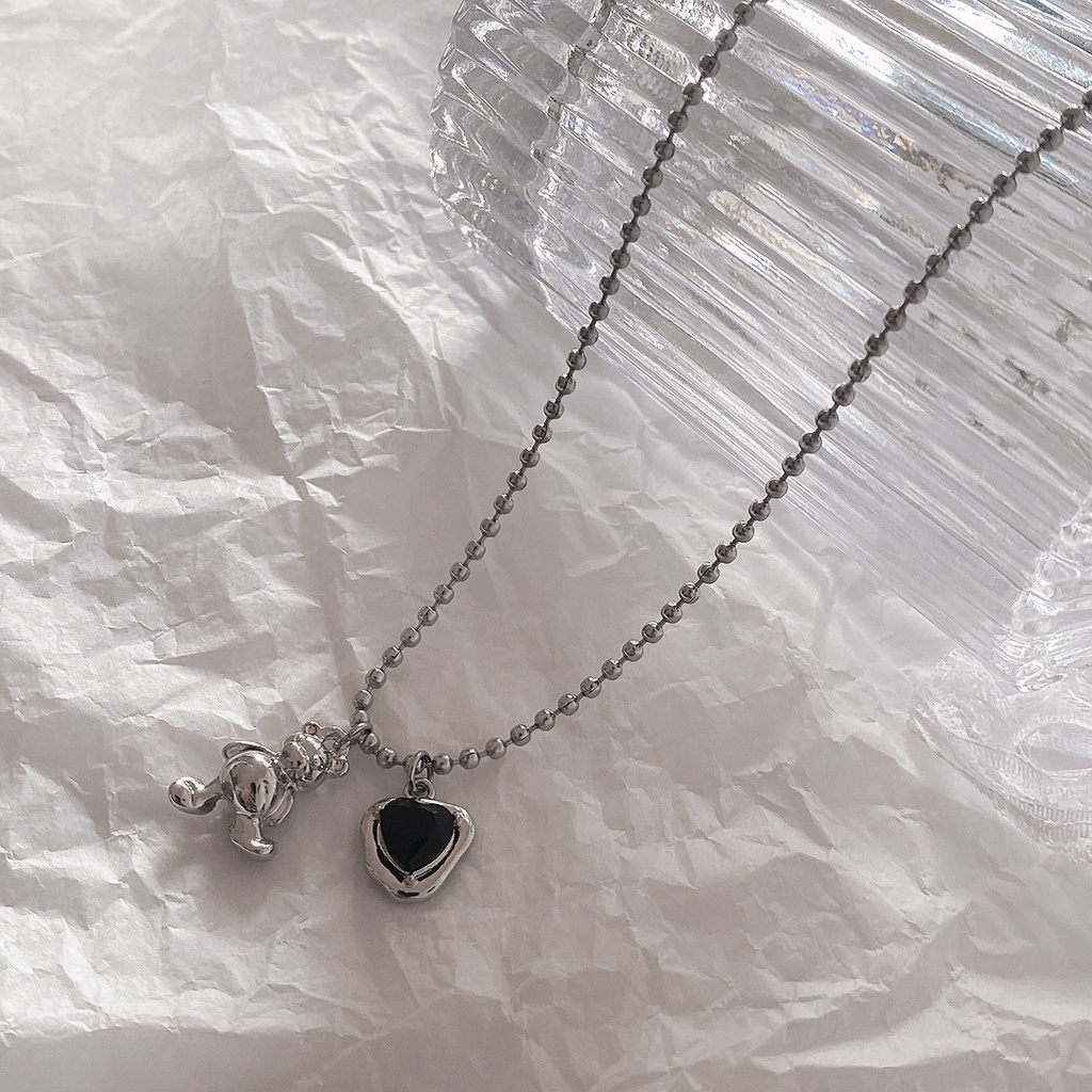 เกาหลี Ins ย้อนยุค ลมหนาว สีดํา รัก หมี จี้สร้อยคอ สําหรับผู้หญิง ฮิปฮอป กระดูกไหปลาร้า โซ่ สร้อยคอคู่ ของขวัญ - รูปที่ 3