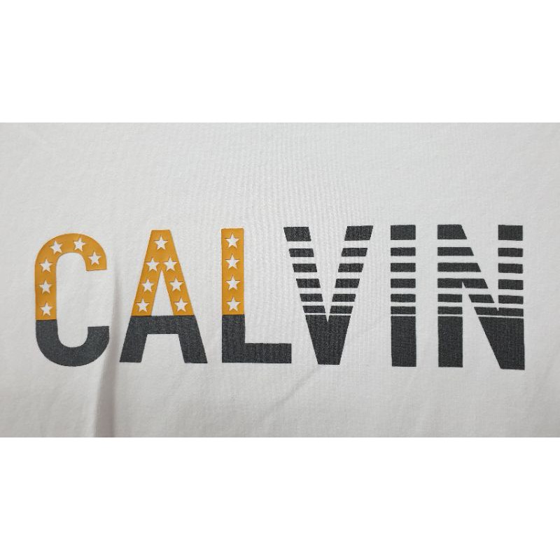 CLAVIN KLEIN JEANS เสื้อยืดทอพิเศษผ้านุ่มลื่นเด้งเบาและเย็นพิเศษใส่สบายมาก มือสองของแท้ สภาพ 99 เปอร