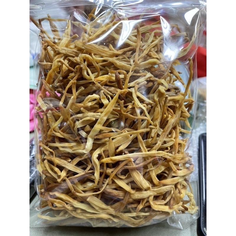 ดอกไม้จีน หรือจำฉ่าย(黄花菜)ขนาด200gสมุนไพรจีนที่สามาราถนำมาประกอบอาหารได้หลากหลายเมนู ที่สำคัญกว่านั้นคือมีประโยชน์ที่ดีต