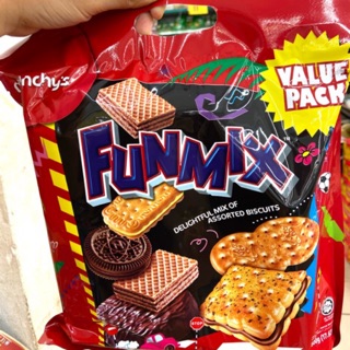 ขนมบิสกิตสอดไส้ช็อกโกแลต เวเฟอร์สอดไส้ช็อกโกแลตและครีม Munchy’s FunMix และ TopMix มี2แบบ ขนาด500กรัม