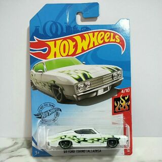 รถเหล็ก Hot wheels 69 FORD TORINO TALLADEGA (ib27)