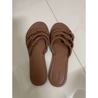 รองเท้า sensini size40