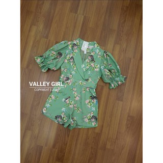 Valley Girl จั๊มสูทกางเกงขาสั้นลายผ้าน่าร้ากมากกกกก ทรงแขนคือน่าร้ากสุดๆ งานน่าร้ากมากๆค่า