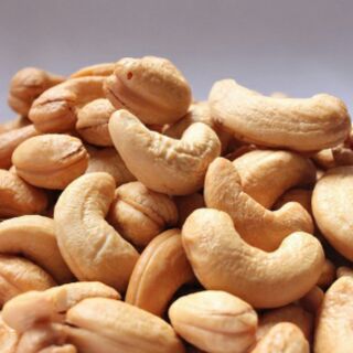 เม็ดมะม่วงอบกรอบจัมโบ้ไซส์  นน. 500กรัม(ครึ่งกิโลกรัม)