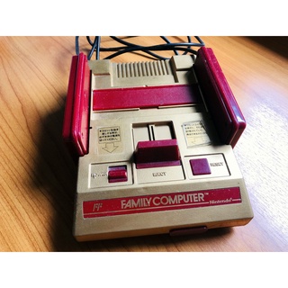 Nintendo FAMILY COMPUTER สีทอง (FAMICOM) แปลง AV แล้ว