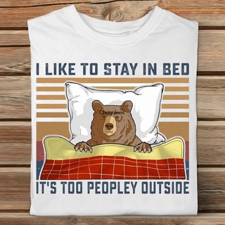 [S-5XL] Gildan เสื้อยืดแขนยาว ผ้าฝ้าย พิมพ์ลาย I Like To Stay In Bed Its Too Peopley สําหรับผู้ชาย OAcfig63MPpdci50