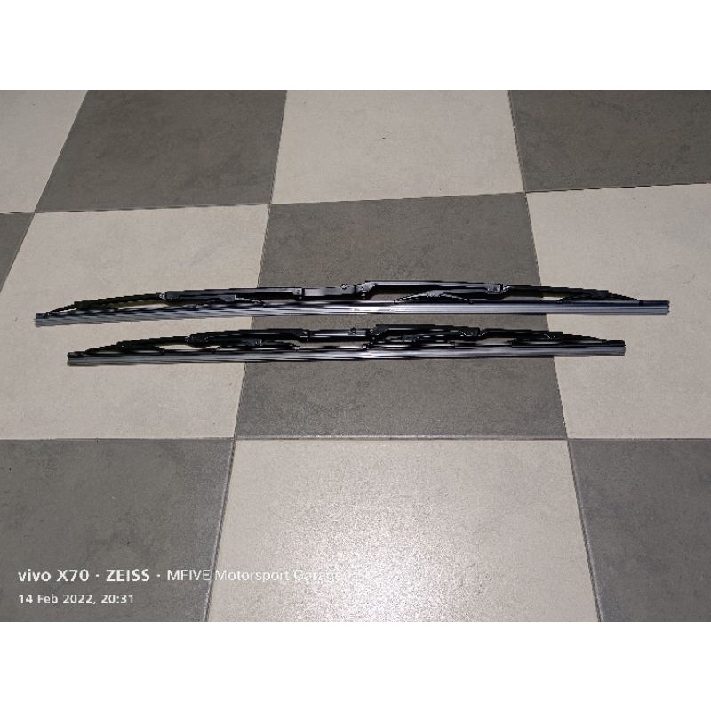 ใบปัดน้ําฝน Bmw E39 22" x 26"