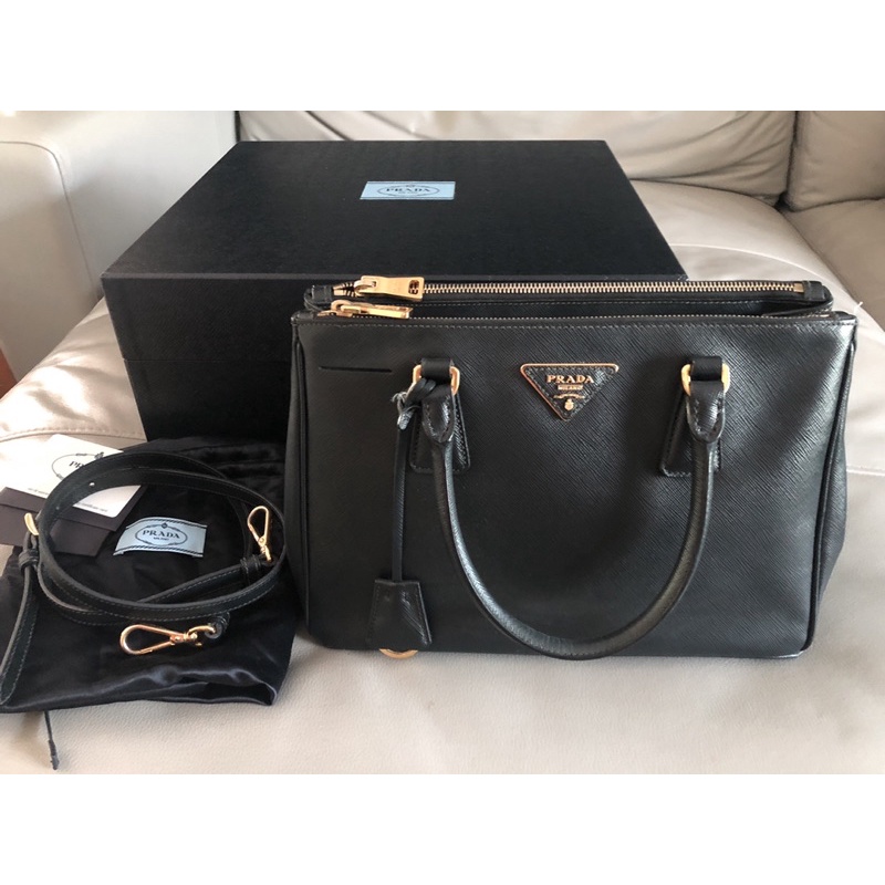 ส่งต่อ มือสอง ของแท้ 💯% กระเป๋า Prada สภาพใช้งาน ตามรูป