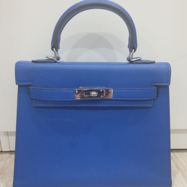 Kelly 28 ไม่มี logo กระเป๋าสะพาย ขนาด 28 cm สีน้ำเงิน ใส่กระเป๋ายาวได้