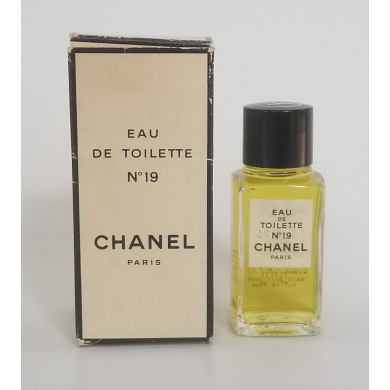 น้ำหอมวินเทจ Chanel No. 19 Eau De Toilette 19 ml.