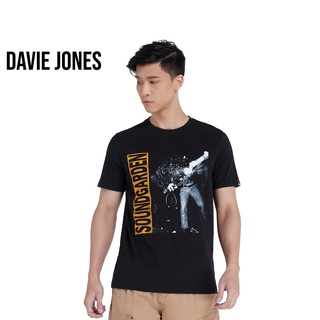 เสื้อยืดผ้าฝ้ายพิมพ์ลายราคาต่ำสุดDAVIE JONES เสื้อยืดพิมพ์ลาย สีดำ Graphic Print T-Shirt in black TB0203BKขนาดเต็มS-3XL