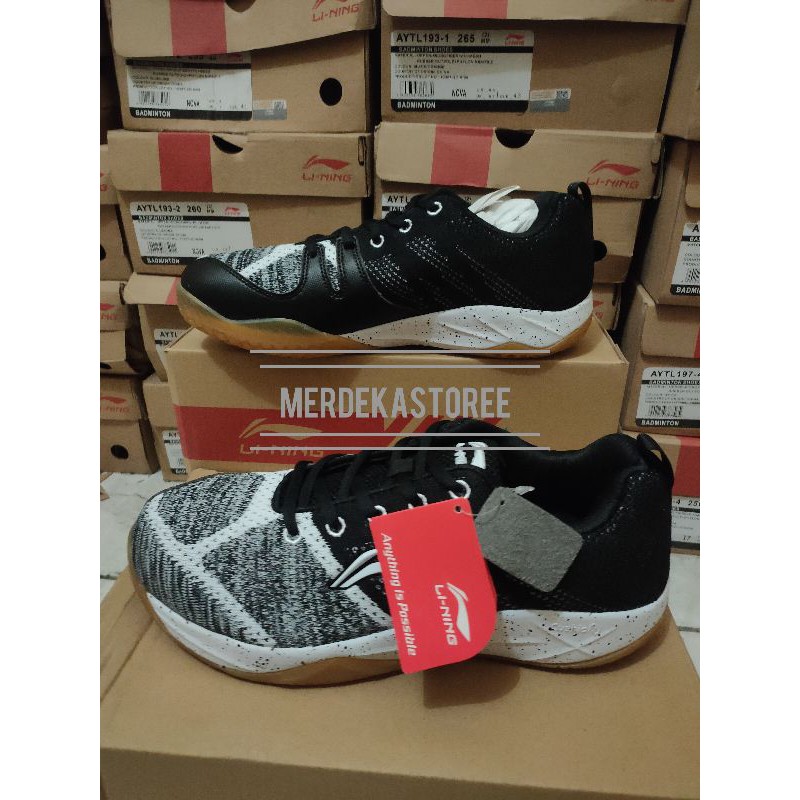 รองเท้า LINING MARSMINTON ดั้งเดิม