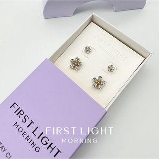 First Light Morning : Lady Daisy Earrings 1 set ได้ 2 คู่ ต่างหูดอกเดซี่ ต่างหูแป้น ต่างหูคริสตัล ต่างหูออกงาน crystal