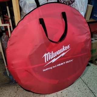 Milwaukee popup tent quick tent เต็นท์โยน กางง่าย สีแดง น่ารัก เหมาะกับช่วงเทศกาล คริสมาสต์ ซานต้า เต็นซานต้า เต้นท์ ป่า