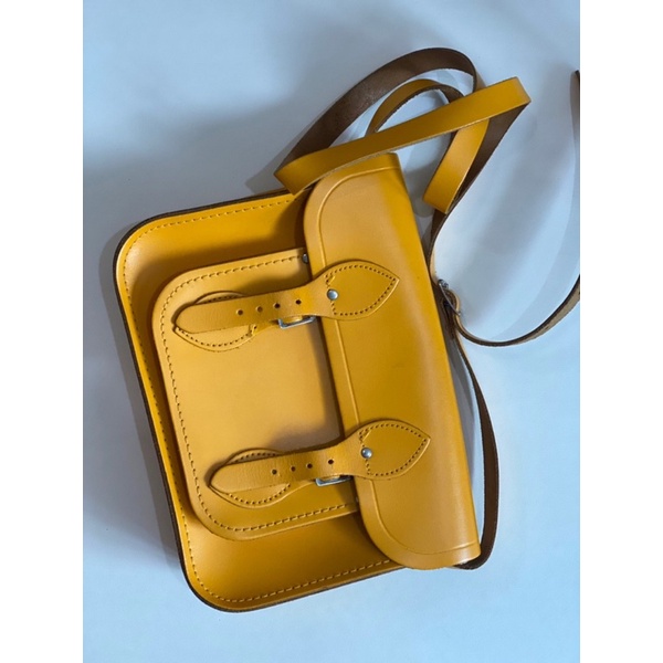 กระเป๋าหนังแท้ทรงคลาสสิค The Cambridge Satchel Company (สีเหลือง)