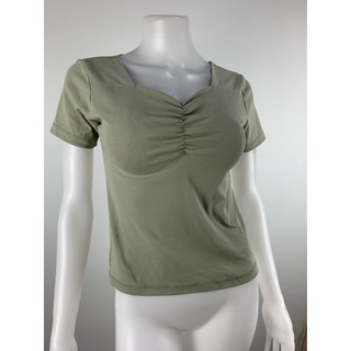 เสื้อยืด สีเขียวขี้ม้า