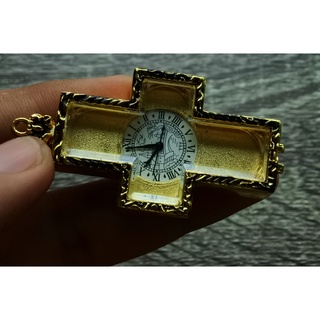 นาฬิกา Vintage มือสองญี่ปุ่น ไม้กางเขน CROSS ระบบ Quartz UNISEX ล็อกเก็ต กรอบทอง หน้าขาว หน้าปัด 19mm