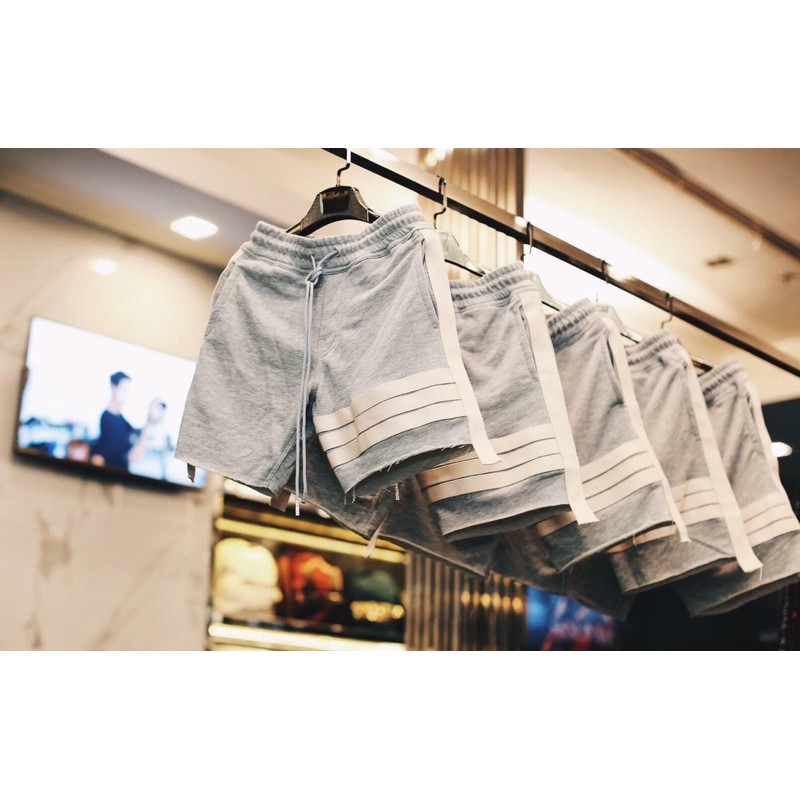 Hold’em Grey Track Shorts (over size) กางเกงขาสั้น จาก shop macau