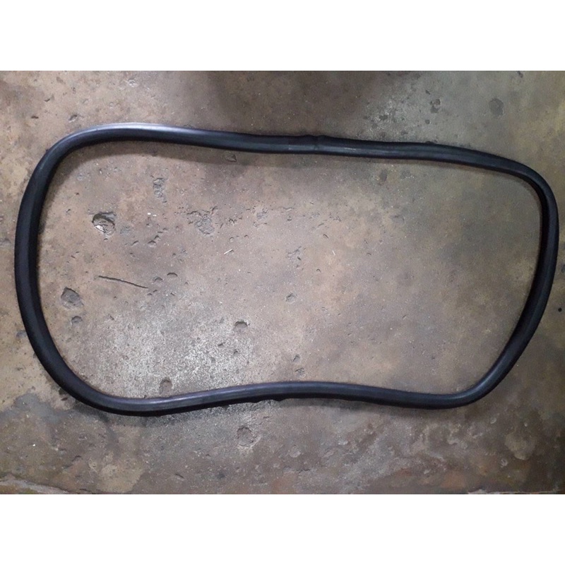 ยางขอบกระจกหลังฝาท้าย SJ413   CARIBBEAN  SJ413    ราคาเส้นละ  580  บาท