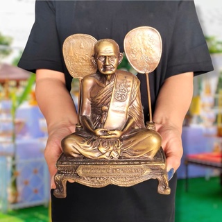 หลวงพ่อเงิน วัดบางคลาน ประทับบัลลังก์ตาลปัตรคู่ (กว้าง6นิ้ว สูง8นิ้ว)เนื้อโลหะทองเหลือง บูชาเสริมโชคลาภเงินทองสิริมงคล B