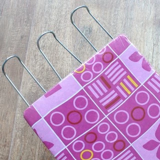 โต๊ะรีดผ้า โต๊ะรีดผ้านั่ง หน้าใหญ่ ขาเหล็ก แข็งแรง ขนาด 77x29CM. รุ่น Portable-iron-seat-00h-Psk2-p