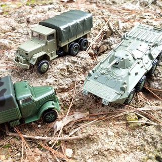 โมเดลรถบรรทุกทหาร สเกล 1/72 4D M35 BTR-80 ของเล่นสําหรับเด็ก