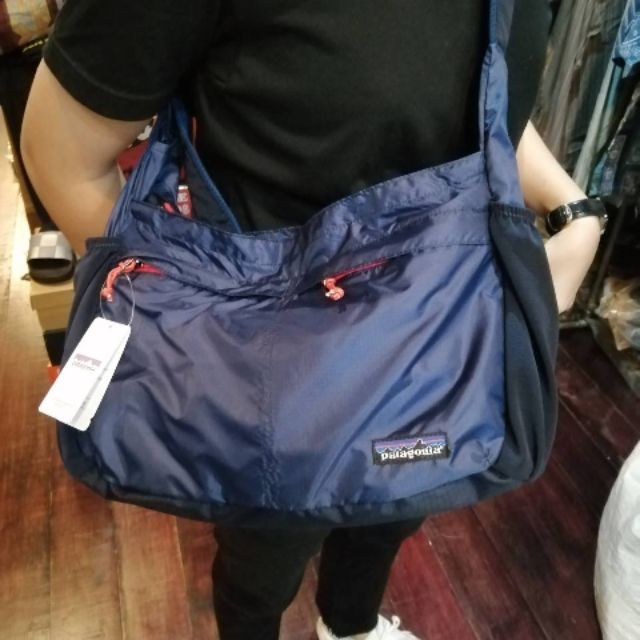 Patagonia LW Travel Courier Bag กระเป๋าสะพาย